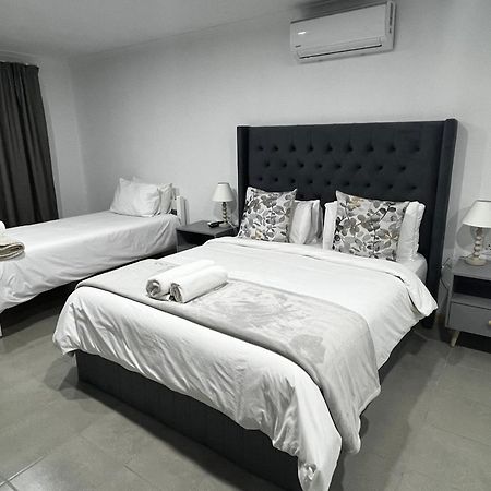 Cradock Guest House & Self Catering Ngoại thất bức ảnh