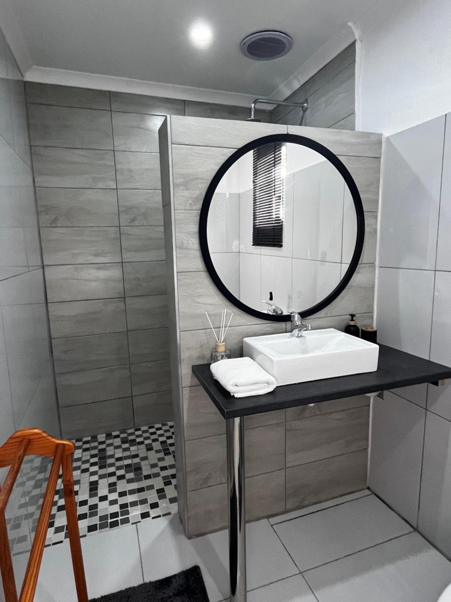 Cradock Guest House & Self Catering Ngoại thất bức ảnh