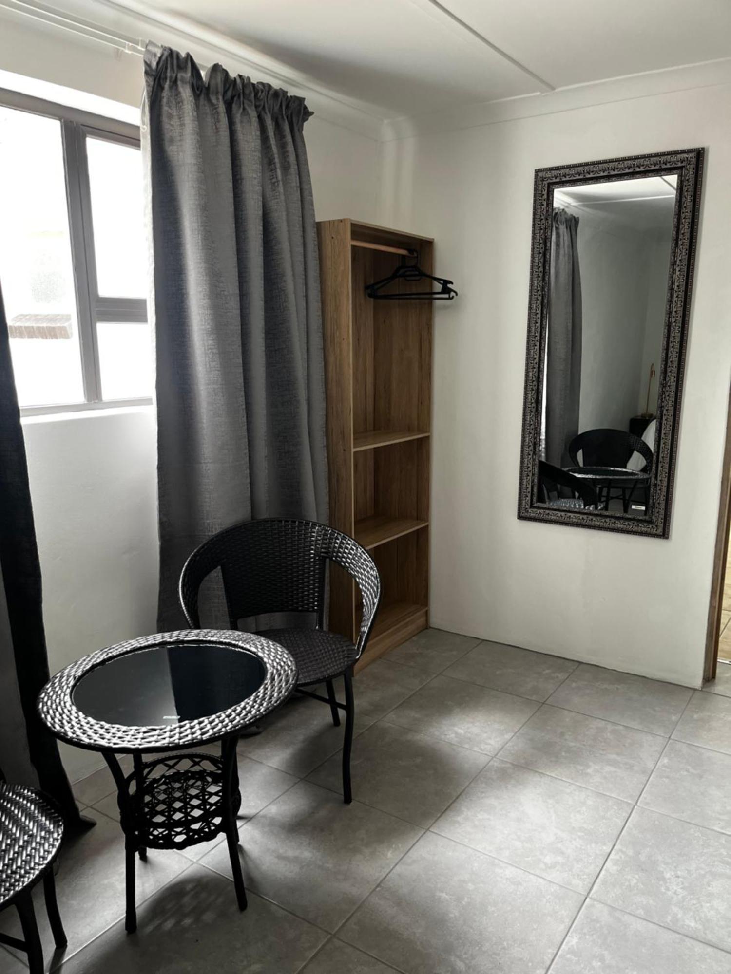 Cradock Guest House & Self Catering Ngoại thất bức ảnh