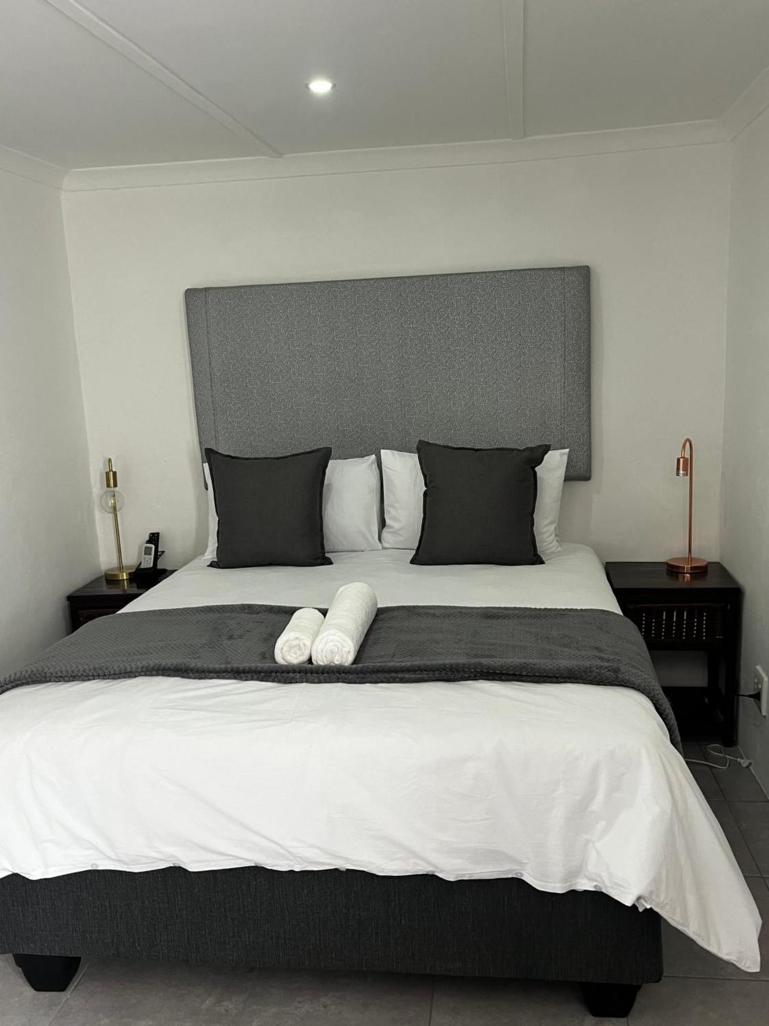 Cradock Guest House & Self Catering Ngoại thất bức ảnh