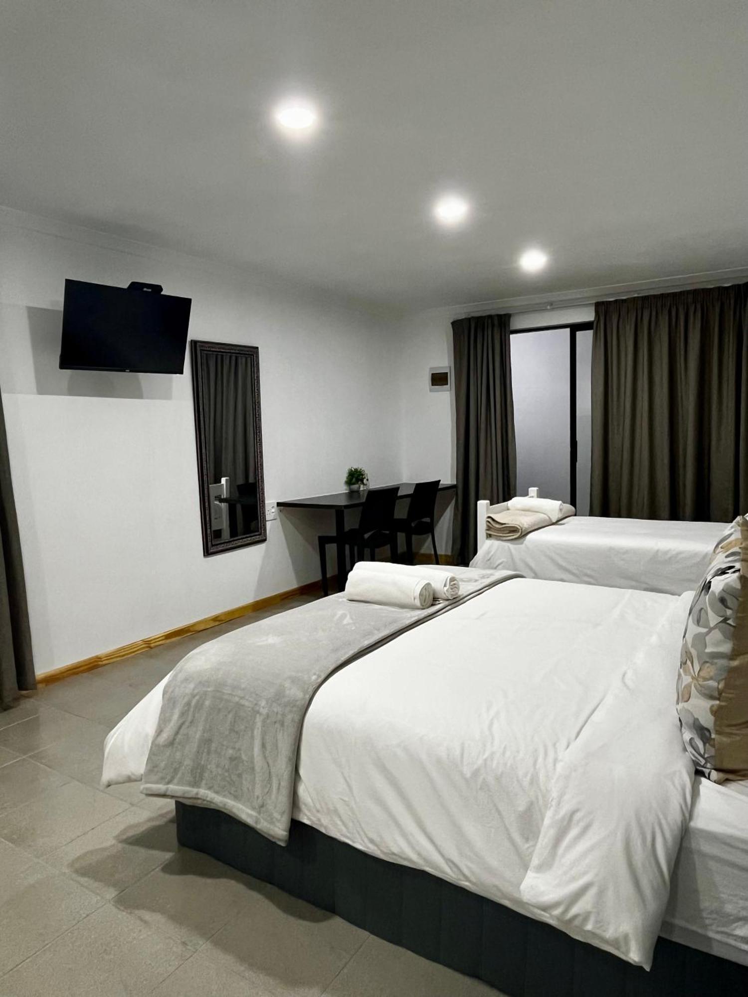 Cradock Guest House & Self Catering Ngoại thất bức ảnh